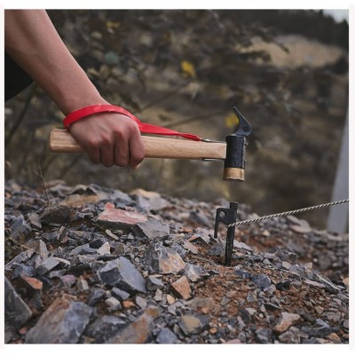 MeiYeAE Martillo para camping accesorio de camping martillo con extractor de piquetas pequeño de latón para camping pesca senderismo piquetas para exteriores 35 mm - JGIEPJ0O